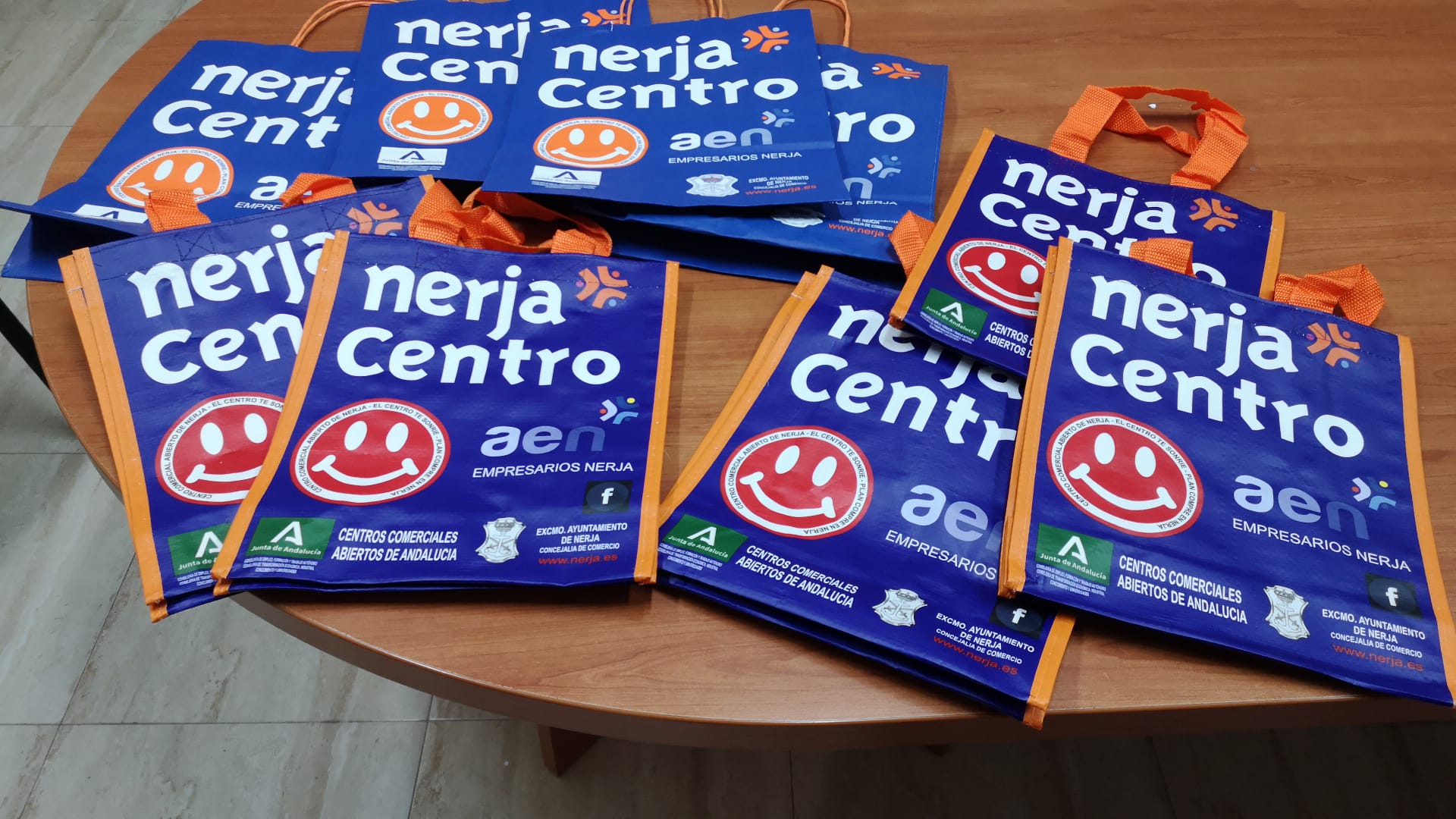 NUEVAS BOLSAS DE PAPEL Y RAFIA NERJA CENTRO